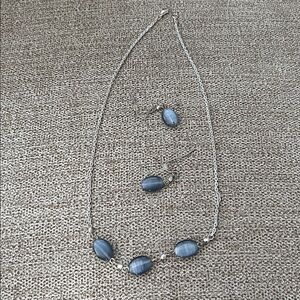 Elegant costume jewelry set in silver w gray beads